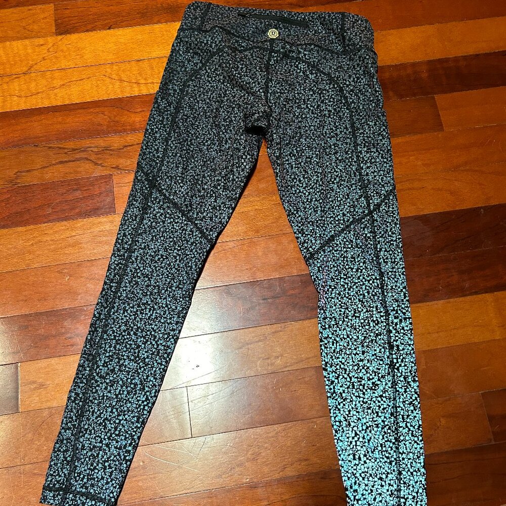 Lululemon Rainbow reflective SW tights size 8 - Picture 2 of 5